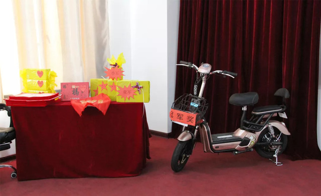 乾港集團八月員工表彰大會 乾港集團八月員工表彰大會